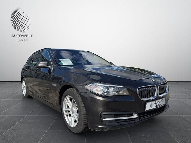 Schwarz Gebraucht 2015 BMW 520 Performance Limousine | 15.999 € (Guter Preis) - Bild 1/4