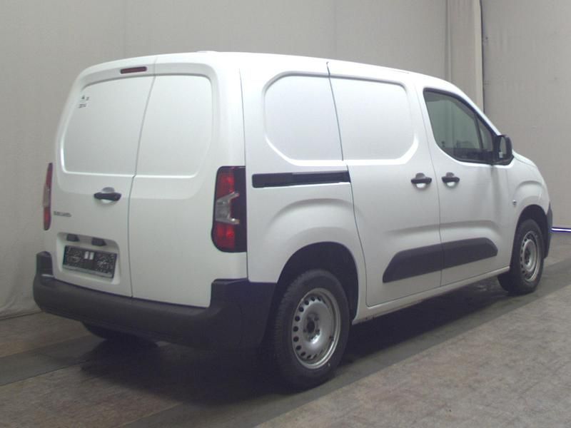 Gebraucht Citroën Berlingo 102 PS (75 kW) 2022 Lack weiss banquise/deckende lackierung Van / Kleinbus