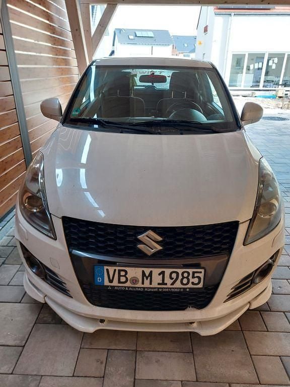 Weiß Gebraucht 2014 Suzuki Swift Sport Kleinwagen | 7.100 € (Fairer Preis) - Bild 1/4