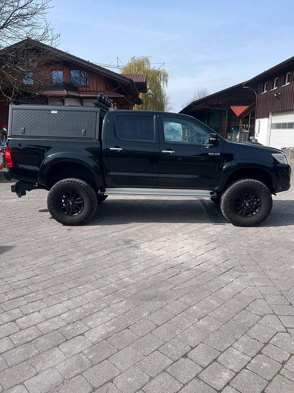 Gebraucht Toyota HiLux Executive 171 PS (125 kW) 2012 Schwarz Pickup