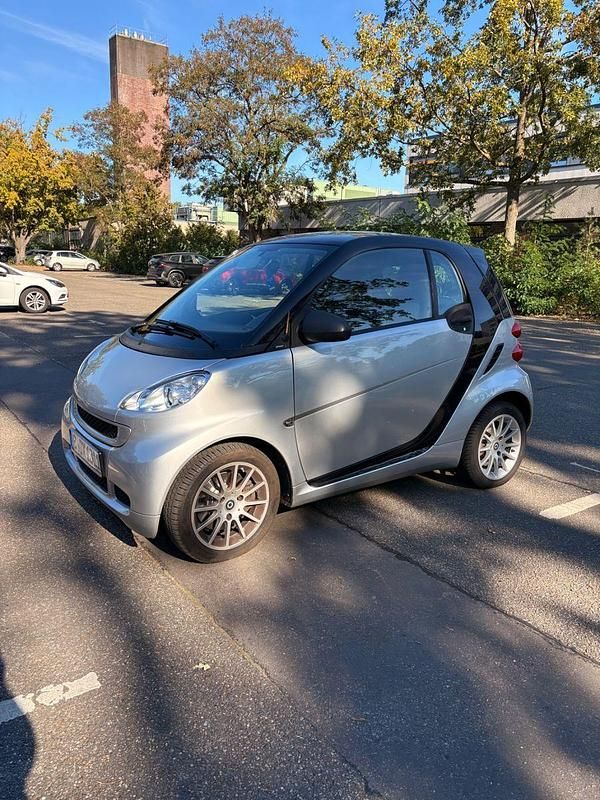 Grau Gebraucht 2012 Smart ForTwo Coupé Coupé | 3.999 € (Guter Preis) - Bild 1/4