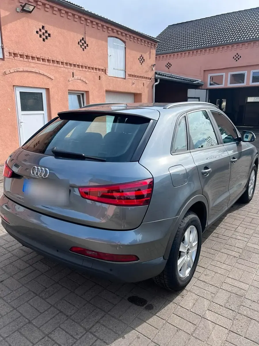 Gebraucht Audi Q3 140 PS (102 kW) 2013 Grau SUV