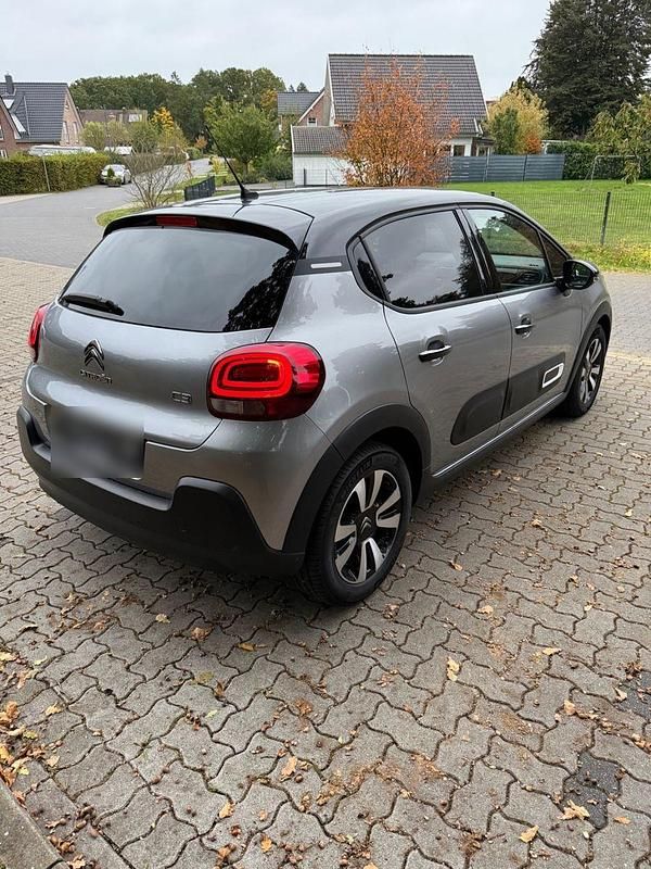 Silber Gebraucht 2023 Citroën C3 PureTech Kleinwagen | 14.299 € (Fairer Preis) - Bild 1/4