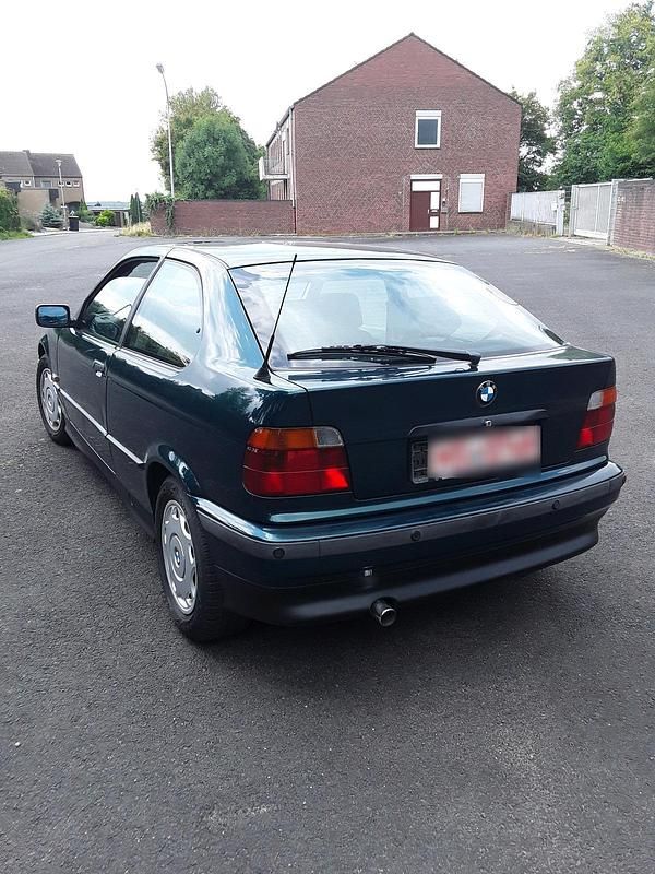 Gebraucht BMW 316 102 PS (75 kW) 1994 Grün Coupé
