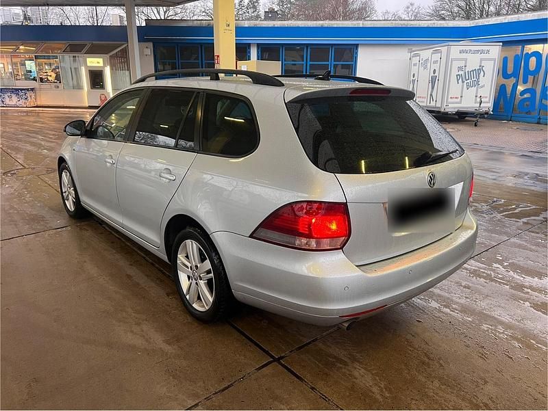 Gebraucht VW Golf VII Match 105 PS (77 kW) 2012 Kombi