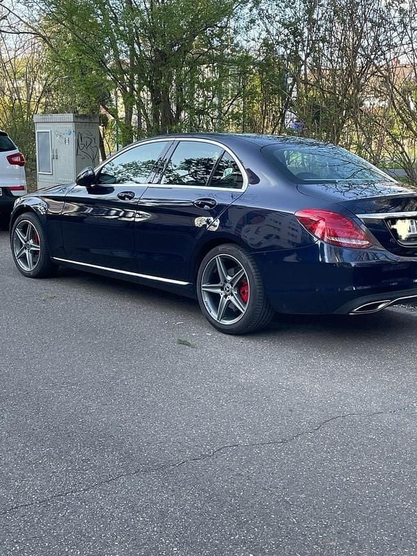 Gebraucht Mercedes C300 250 PS (183 kW) 2017 Blau Limousine