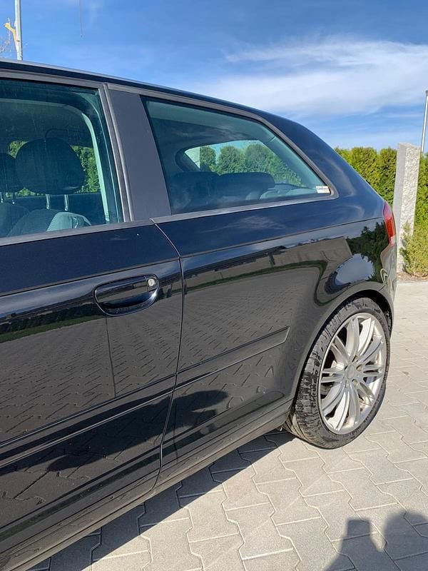 Second-hand Audi A3 105 CP (77 kW) 2007 Negru Hatchback