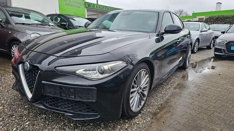 Gebraucht Alfa Romeo Giulia Super 150 PS (110 kW) 2017 Schwarz Limousine