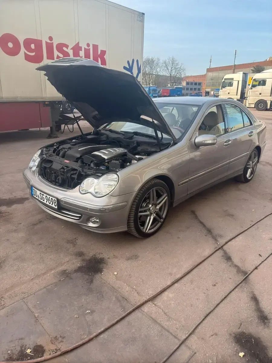 Gebraucht Mercedes C270 170 PS (125 kW) 2005 Grau Limousine