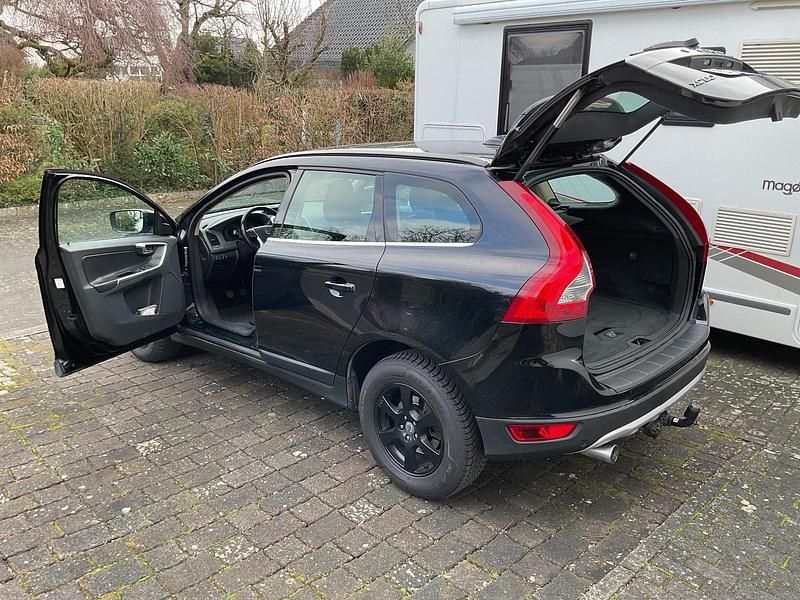 Gebraucht Volvo XC60 175 PS (128 kW) 2009 Schwarz SUV