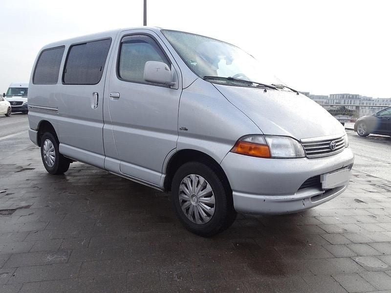 Grau Gebraucht 2005 Toyota HiAce Van | 4.450 € (Superpreis) - Bild 1/4