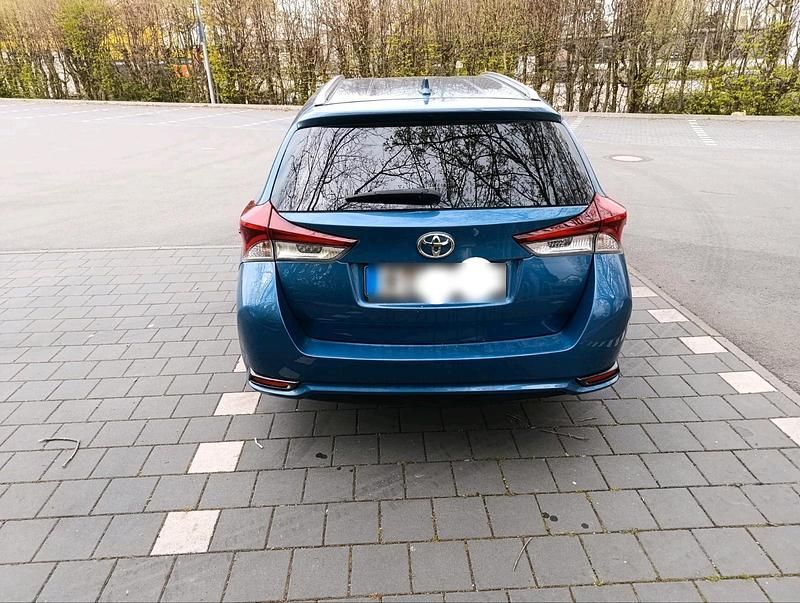 Gebraucht Toyota Auris 116 PS (85 kW) 2016 Blau Kombi