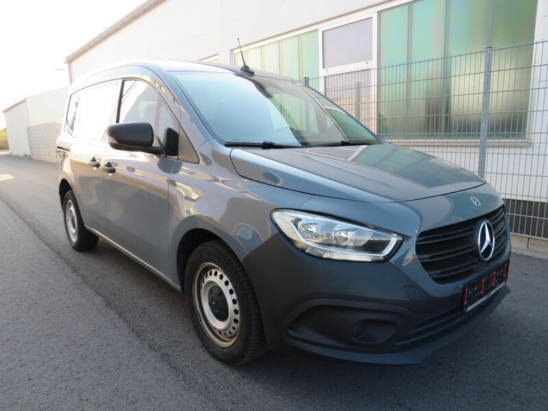 Grau Gebraucht 2022 Mercedes Citan 108 | 21.400 € (Fairer Preis) - Bild 1/4