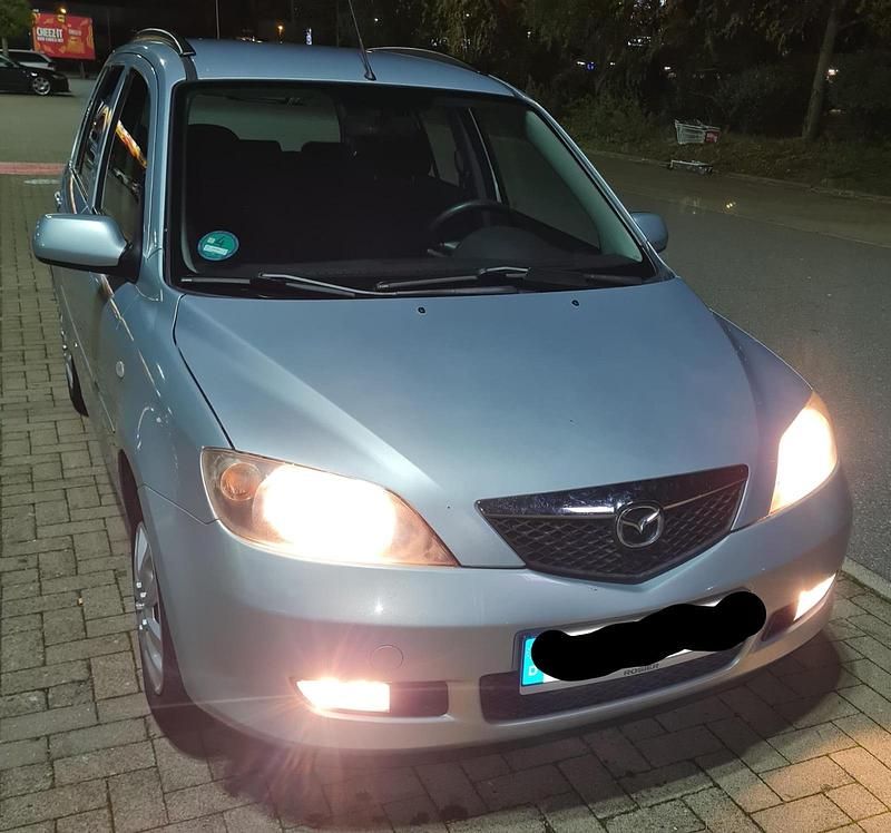 Silber Gebraucht 2004 Mazda 2 Limousine | 1.250 € (Fairer Preis) - Bild 1/4