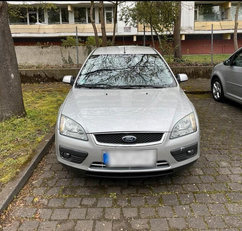 Gebraucht Ford Focus 115 PS (84 kW) 2006 Silber Kombi