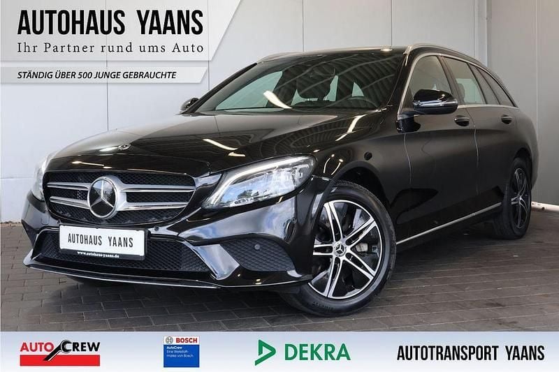 Schwarz Gebraucht 2019 Mercedes C300 Avantgarde Limousine | 26.499 € (Superpreis) - Bild 1/4