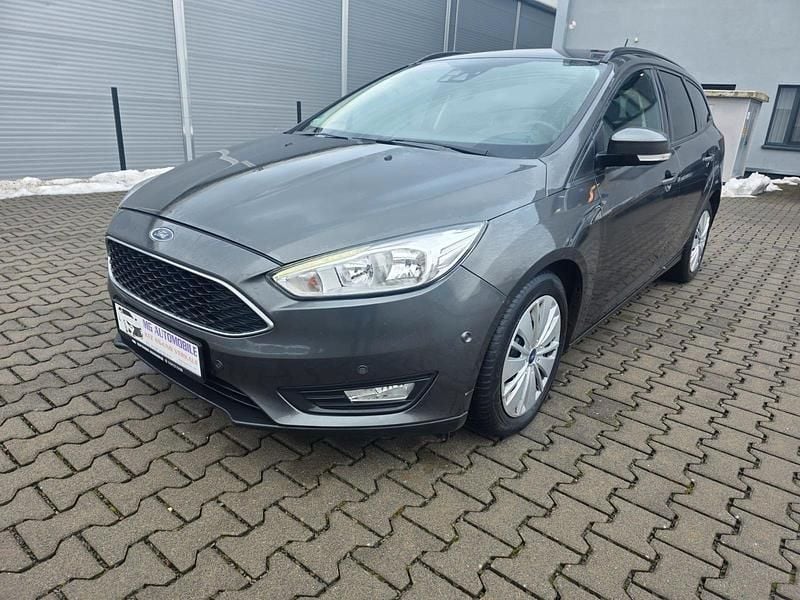 Grau Gebraucht 2017 Ford Focus Basis Kombi | 5.500 € (Superpreis) - Bild 1/4