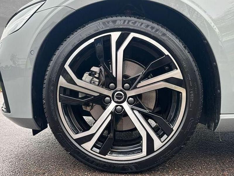 Gebraucht Volvo V60 Plus 197 PS (144 kW) 2025 Grau Kombi