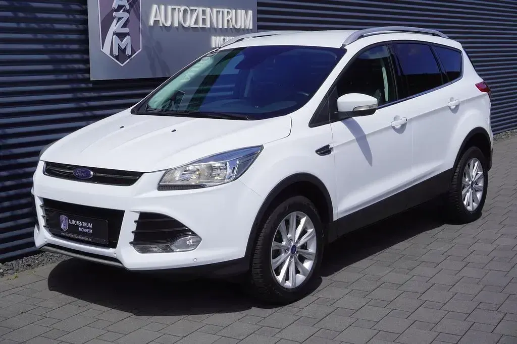 Gebraucht Ford Kuga Titanium 150 PS (110 kW) 2016 Weiß (sonderlackierung frostweiß) SUV