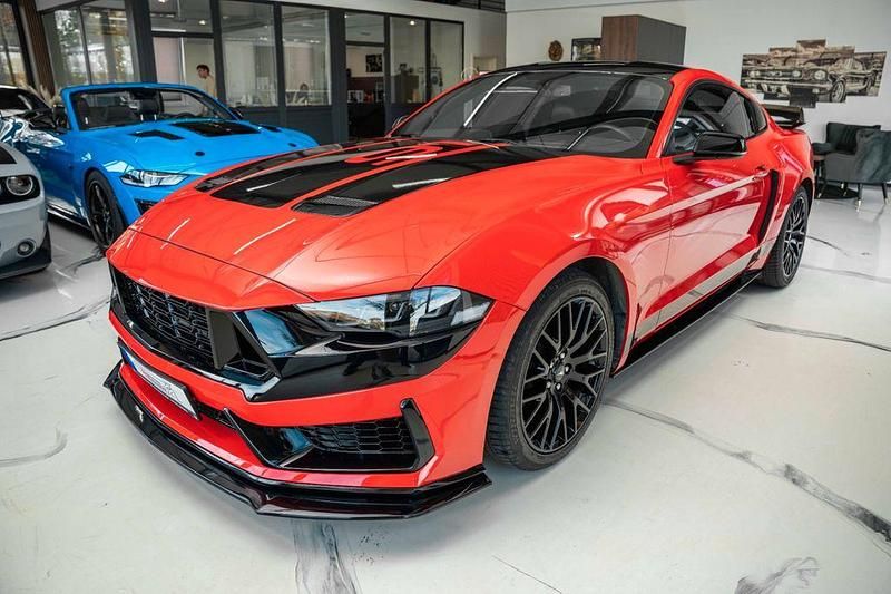 Rot Gebraucht 2018 Ford Mustang Dark Horse Premium Coupé | 30.490 € (Fairer Preis) - Bild 1/4