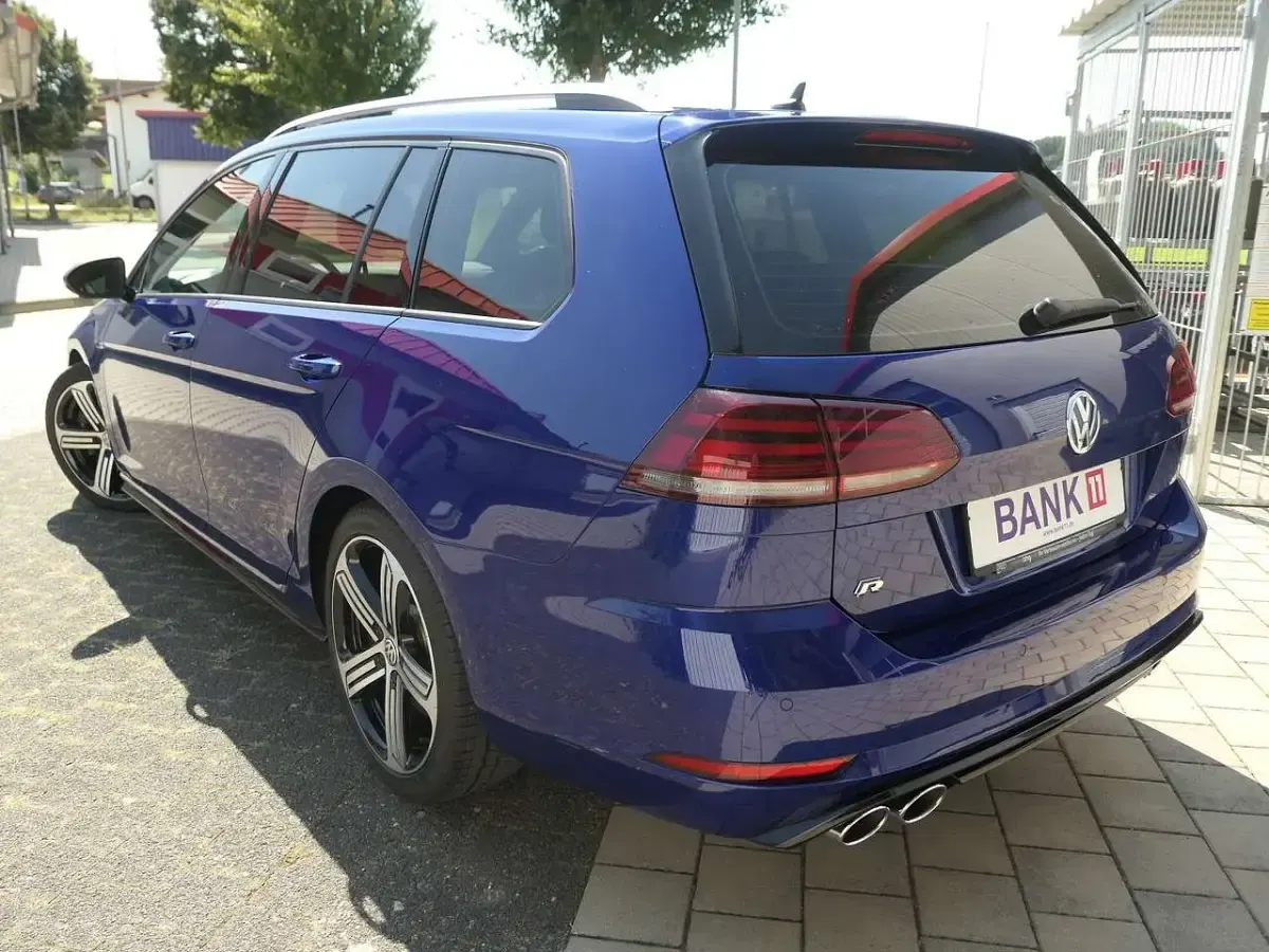 Gebraucht VW Golf VII R 300 PS (220 kW) 2020 Lapiz blue perleffekt Kombi