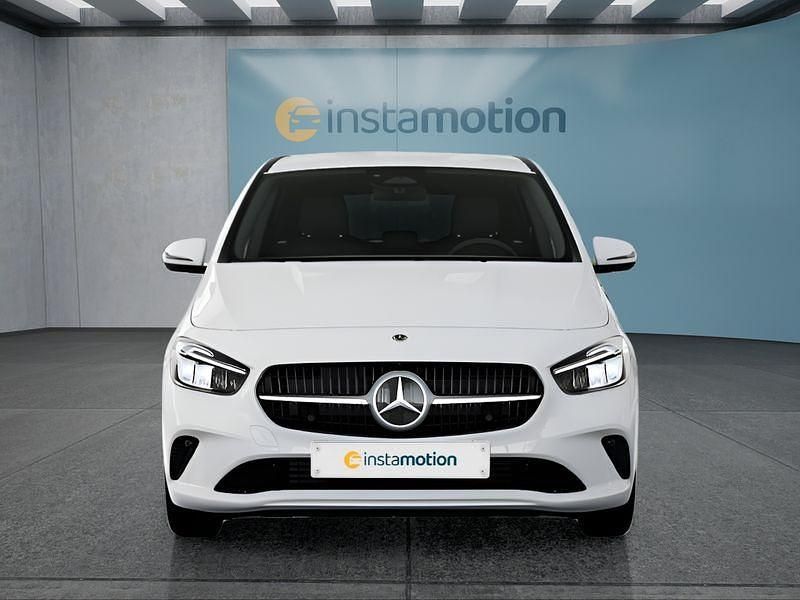 Gebraucht Mercedes B250 224 PS (164 kW) 2024 Weiß Van / Kleinbus