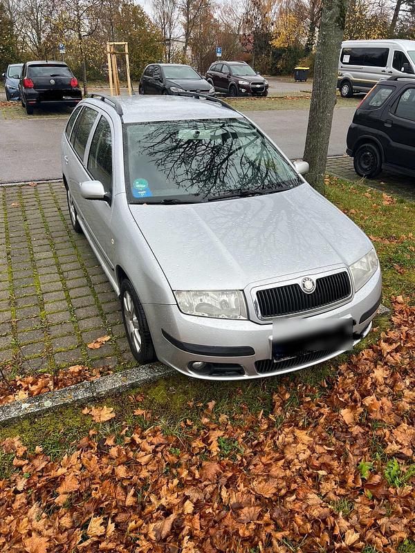 Grau Gebraucht 2007 Skoda Fabia Kombi | 1.400 € (Guter Preis) - Bild 1/4