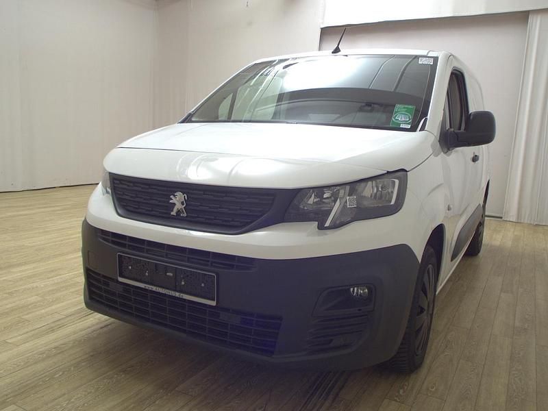 Gebraucht Peugeot Partner 102 PS (75 kW) 2020 Weiß Van / Kleinbus