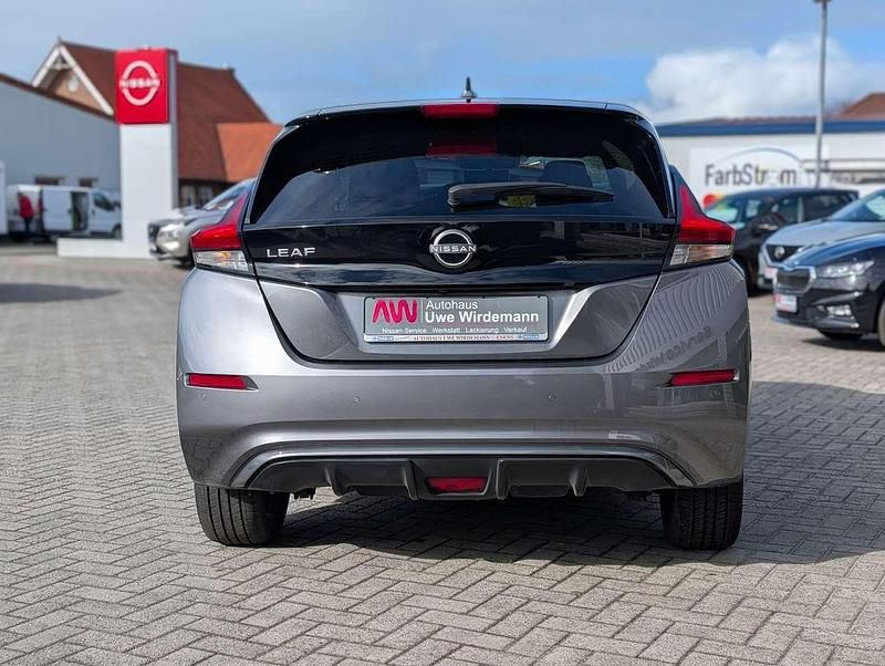 Gebraucht Nissan Leaf Tekna 160 kW (218 PS) 2024 Gun metallic (m) Kleinwagen