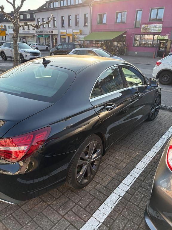 Gebraucht Mercedes CLA220 177 PS (130 kW) 2018 Schwarz Limousine