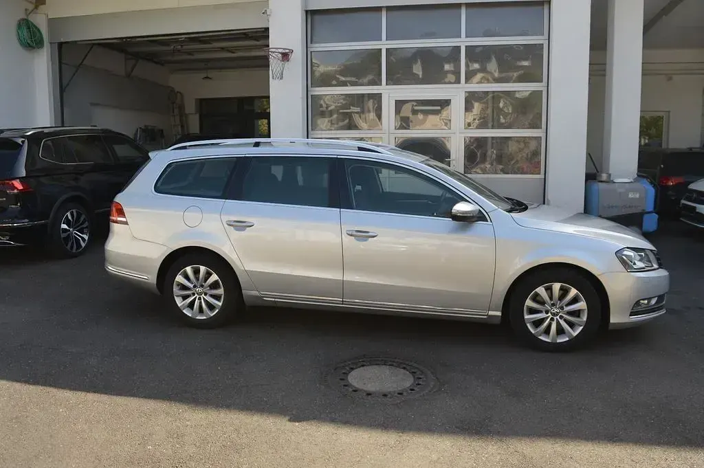 Gebraucht VW Passat 140 PS (102 kW) 2012 Silber Kombi