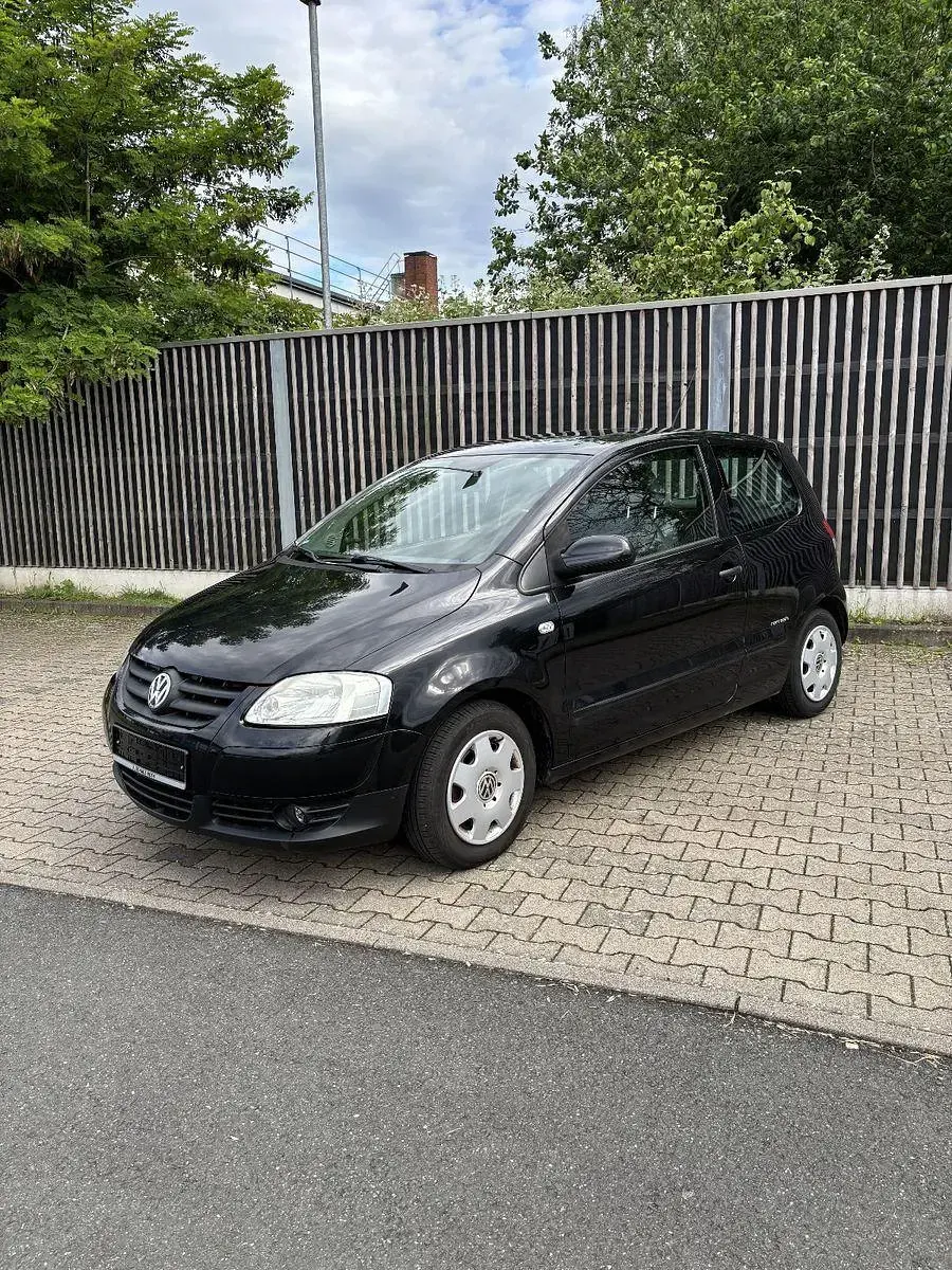 Gebraucht VW Fox 54 PS (39 kW) 2009 Schwarz Kleinwagen
