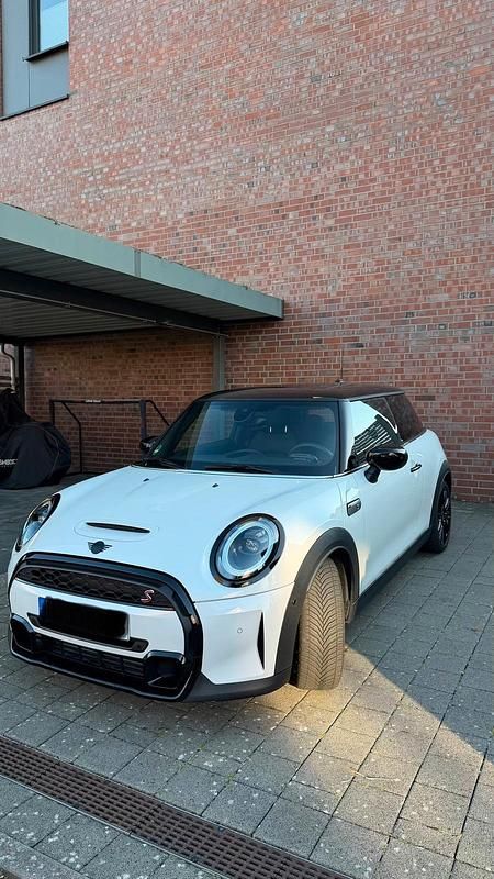 Weiß Gebraucht 2023 Mini Cooper S Kleinwagen | 27.000 € (Fairer Preis) - Bild 1/4