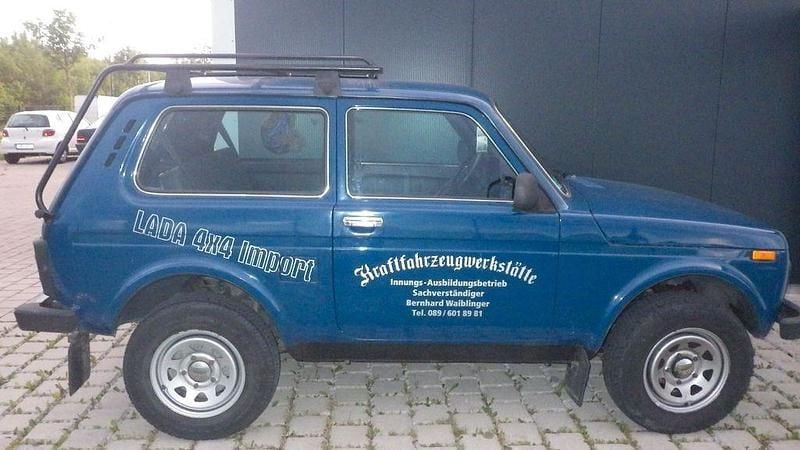 Gebraucht Lada niva 83 PS (61 kW) 2013 Blau SUV