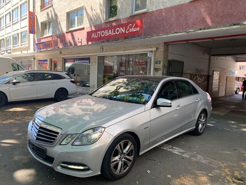Iridiumsilber metalliclack Gebraucht 2010 Mercedes E250 Avantgarde Limousine | 5.990 € (Teuer) - Bild 1/4