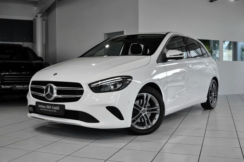 Weiß Gebraucht 2019 Mercedes B180 Style Van / Kleinbus | 20.899 € (Guter Preis) - Bild 1/4