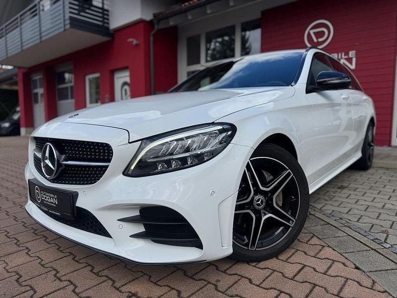 Weiß Gebraucht 2018 Mercedes C200 AMG line Limousine | 20.990 € (Superpreis) - Bild 1/4