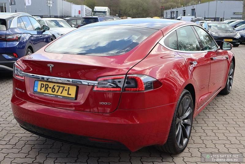 Second-hand Tesla Model S 306 kW (417 CP) 2017 Roșu Hatchback