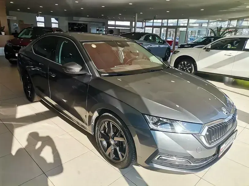 Gebraucht Skoda Octavia Style 116 PS (85 kW) 2021 Graphitegrau metallic Limousine