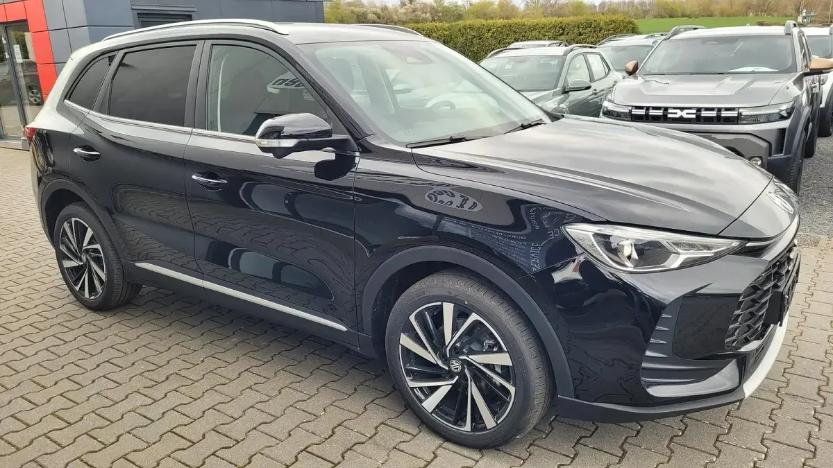 Neu MG ZS Luxury 197 PS (144 kW) 2026 Schwarz SUV