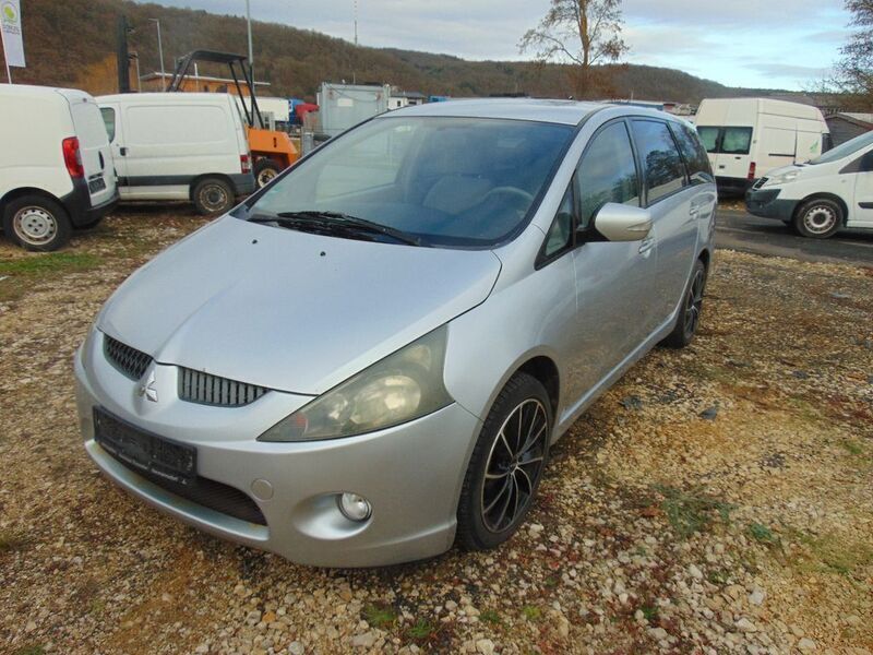 Silber Gebraucht 2004 Mitsubishi Grandis Intense Van / Kleinbus | 1.800 € (Fairer Preis) - Bild 1/4