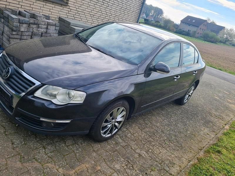 Usata VW Passat 140 CV (102 kW) 2007 Marrone Berlina