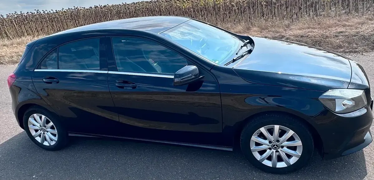 Gebraucht Mercedes A180 109 PS (80 kW) 2017 Schwarz Kleinwagen
