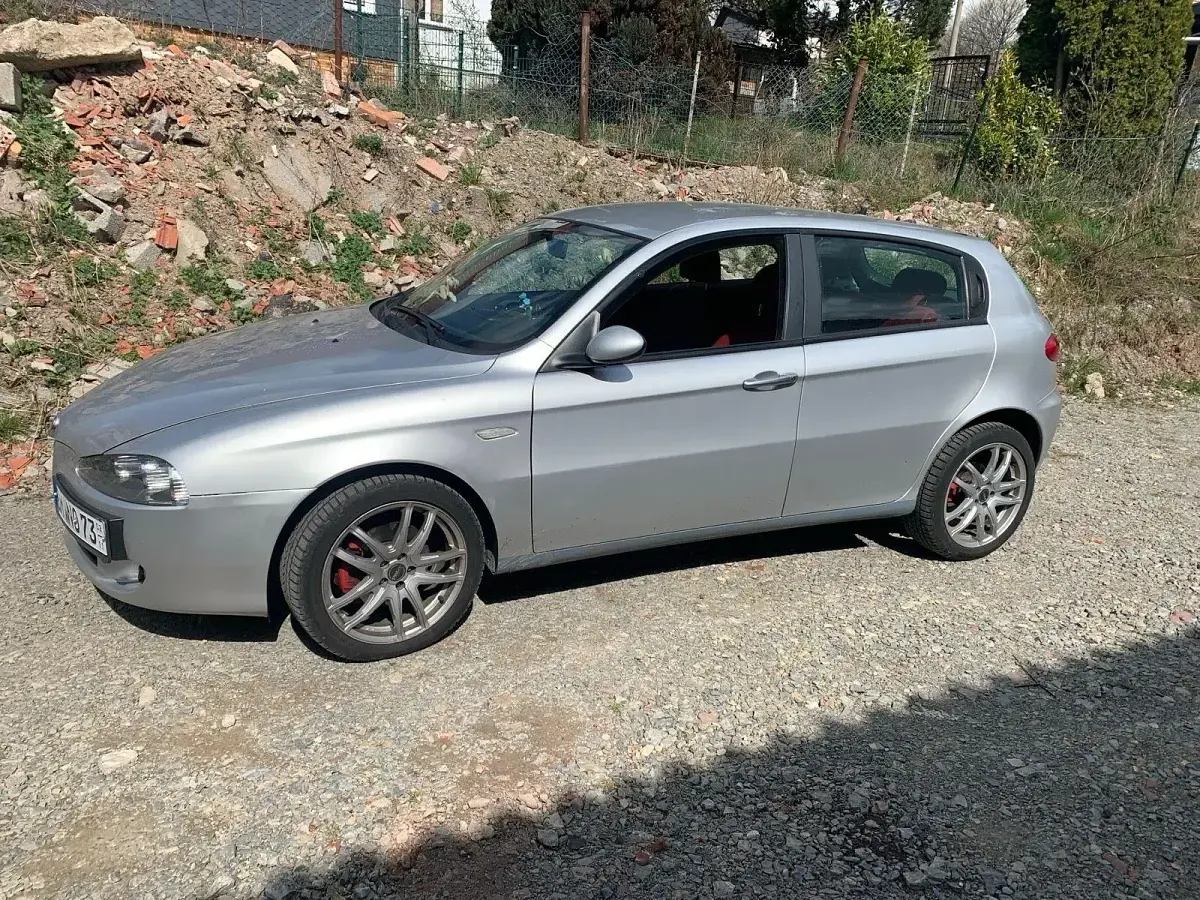 Second-hand Alfa Romeo 147 120 CP (88 kW) 2008 Hatchback