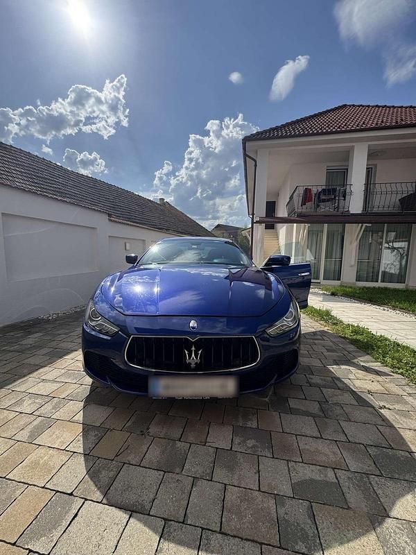 Blau Gebraucht 2015 Maserati Ghibli Coupé | 25.000 € (Teuer) - Bild 1/4