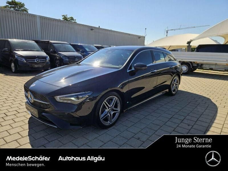 Lack kosmosschwarz (metallic) Gebraucht 2024 Mercedes CLA200 AMG Kombi | 34.590 € (Etwas zu teuer) - Bild 1/4