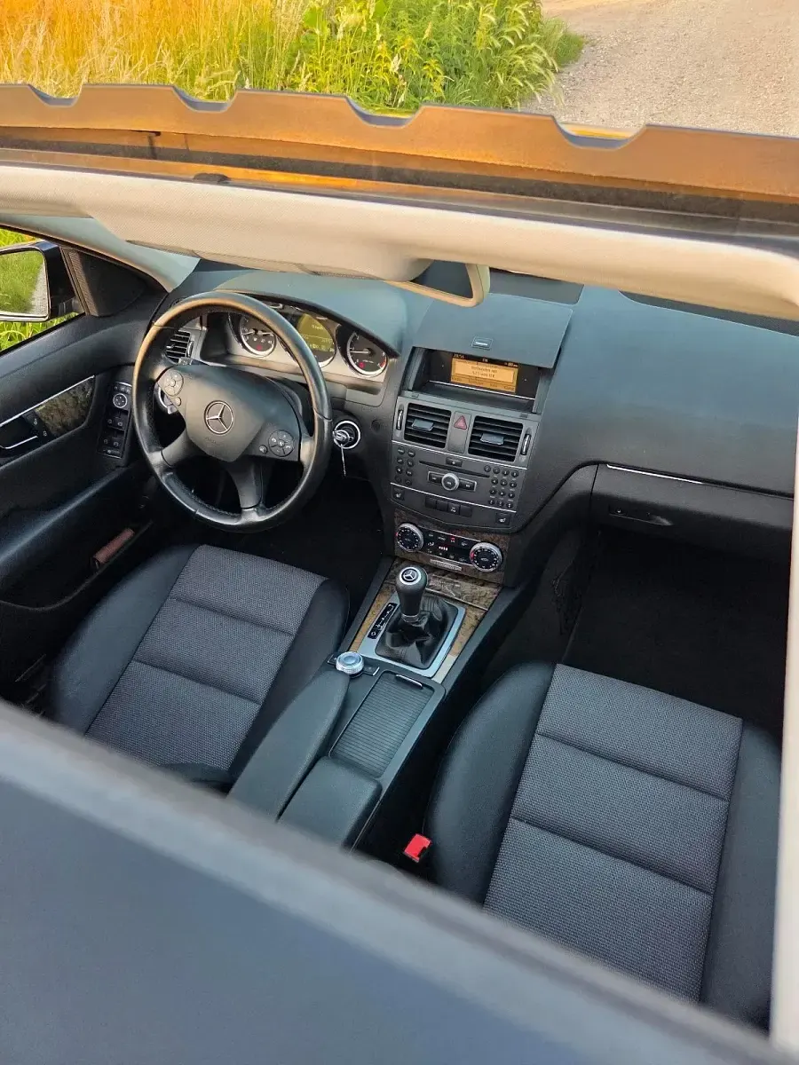 Gebraucht Mercedes C220 170 PS (125 kW) 2010 Schwarz Limousine