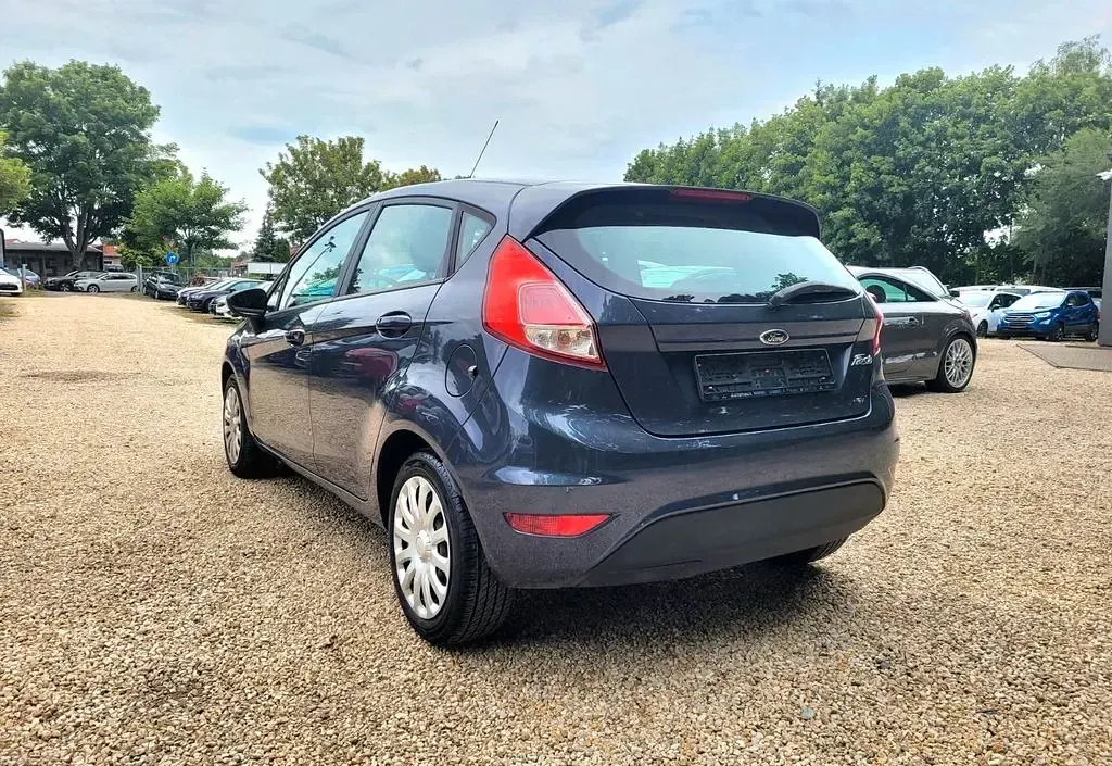 Gebraucht Ford Fiesta Trend 82 PS (60 kW) 2014 Grau Kleinwagen