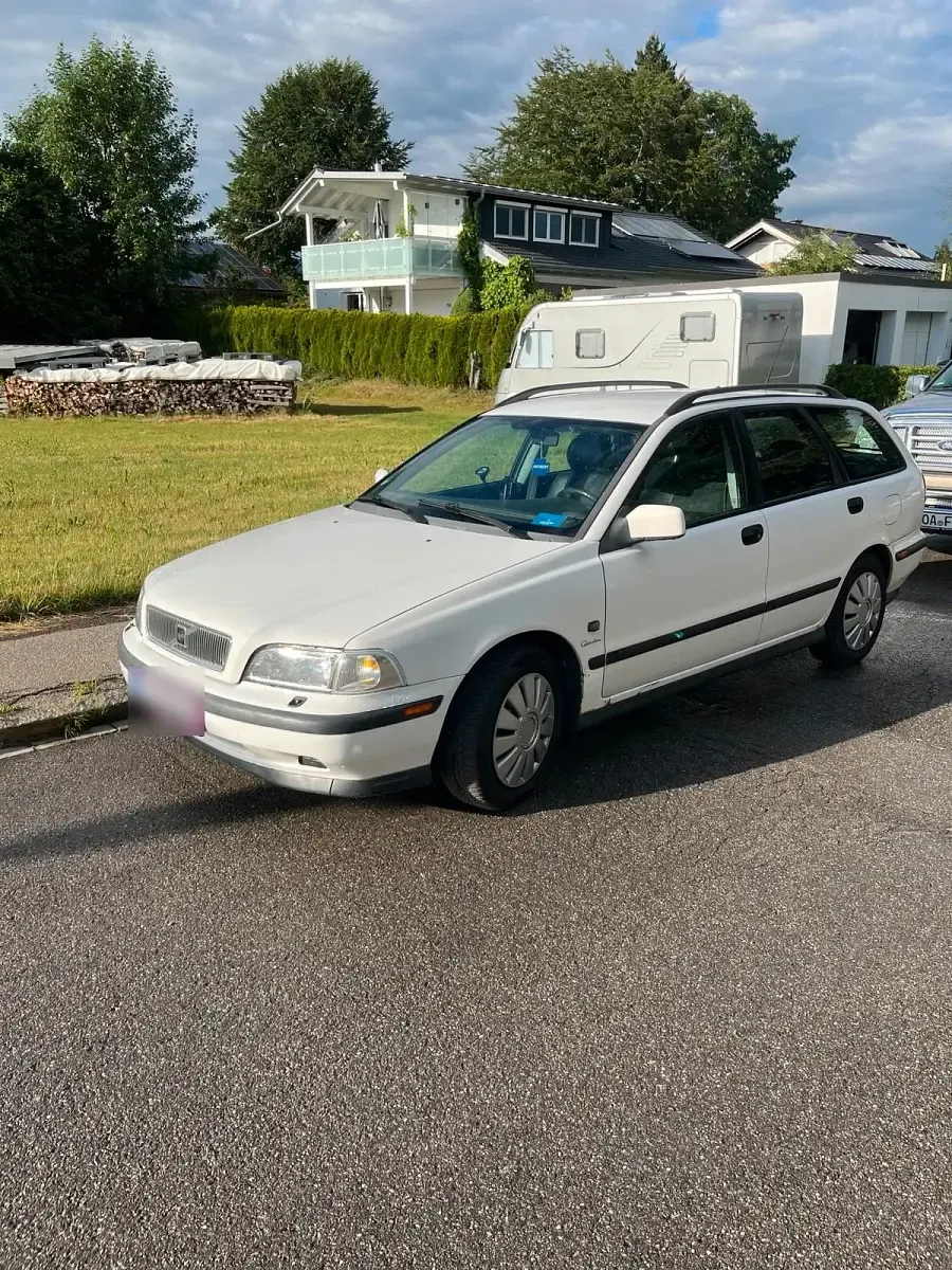 Gebraucht Volvo V40 140 PS (102 kW) 1998 Weiß Kombi