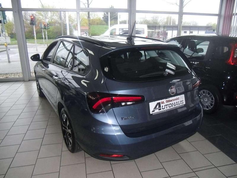 Gebraucht Fiat Tipo City Life 101 PS (74 kW) 2022 Ozean blau Kombi